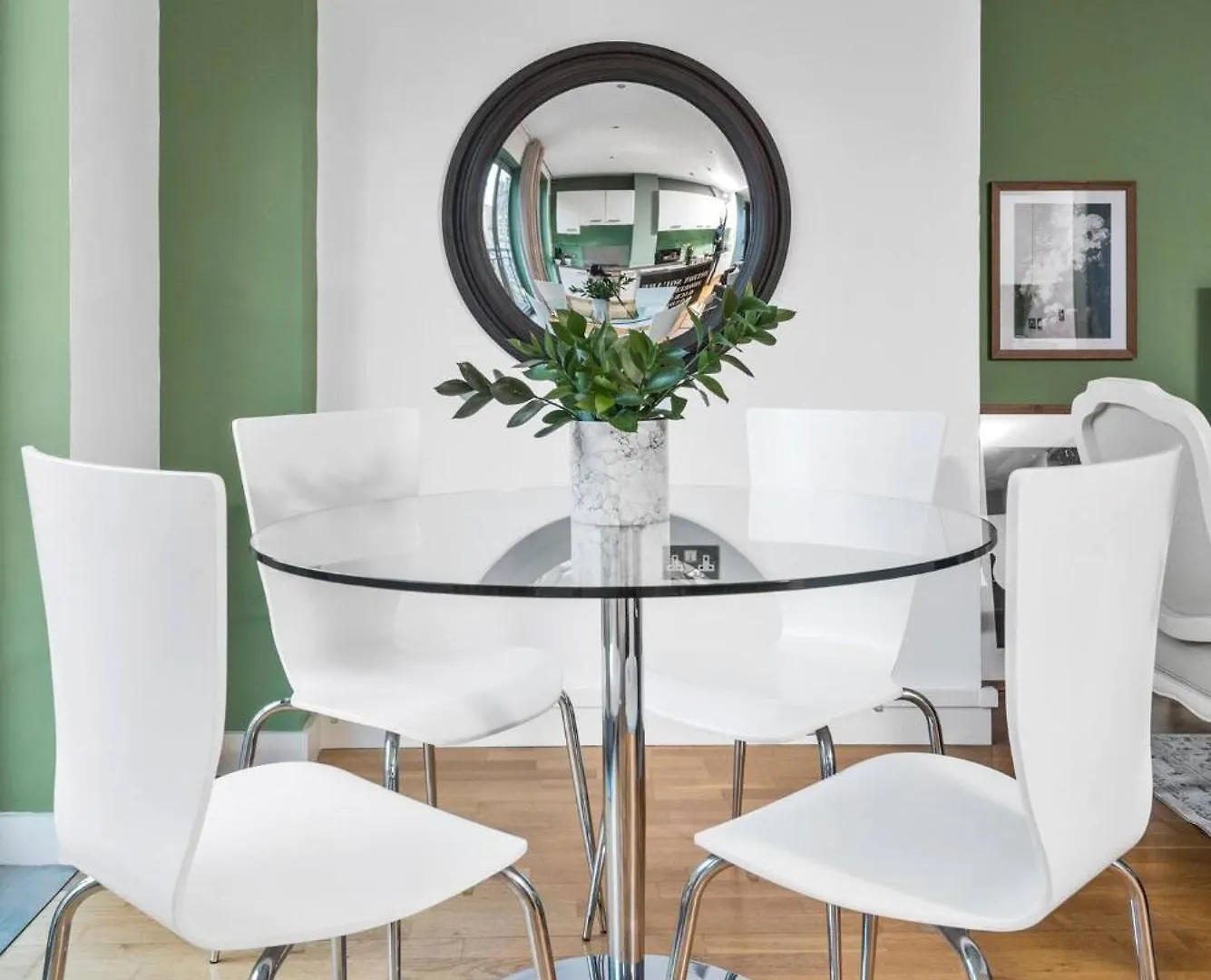 Hoxton Square - Urban Haven Apartment London